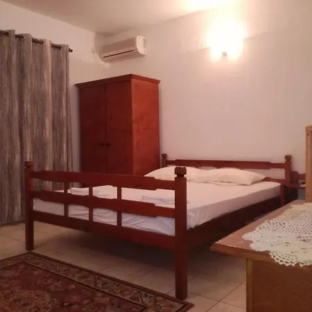 Miron Apart&Rooms Rafailovici Exterior photo