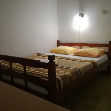 Miron Apart&Rooms Rafailovici Exterior photo